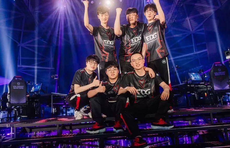 更是在整个 更是在整个