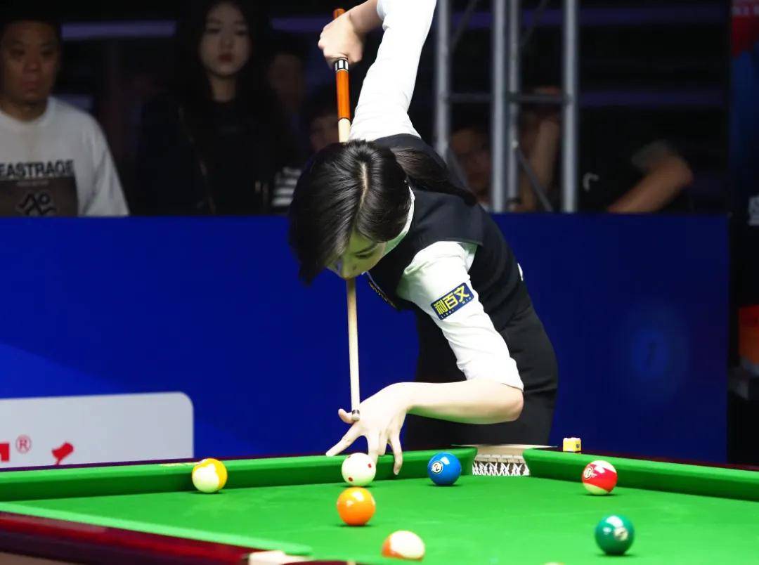 媒体记者往 媒体记者往